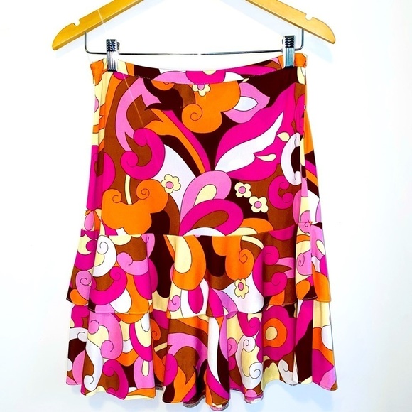 Dolce & Gabbana Dresses & Skirts - Dolce&Gabbana Psychedelic Layered Circa 70’s Pucci-esque
Retro Vintage Skirt